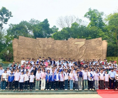 Ngày 16/4/2025 Liên đội trường THCS Vĩnh Hảo đã tổ chức cho các em học sinh khối 6,7,8,9 tham gia học tập trải nghiệm tại Đền Hùng.